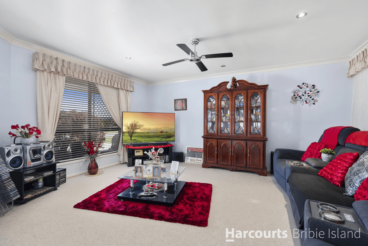 1 Squire Place, SANDSTONE POINT, QLD 4511