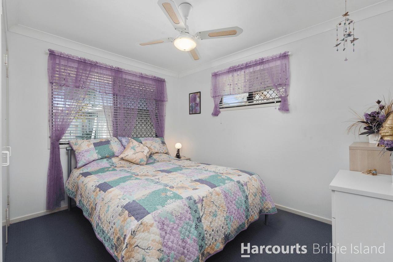 1 Squire Place, SANDSTONE POINT, QLD 4511