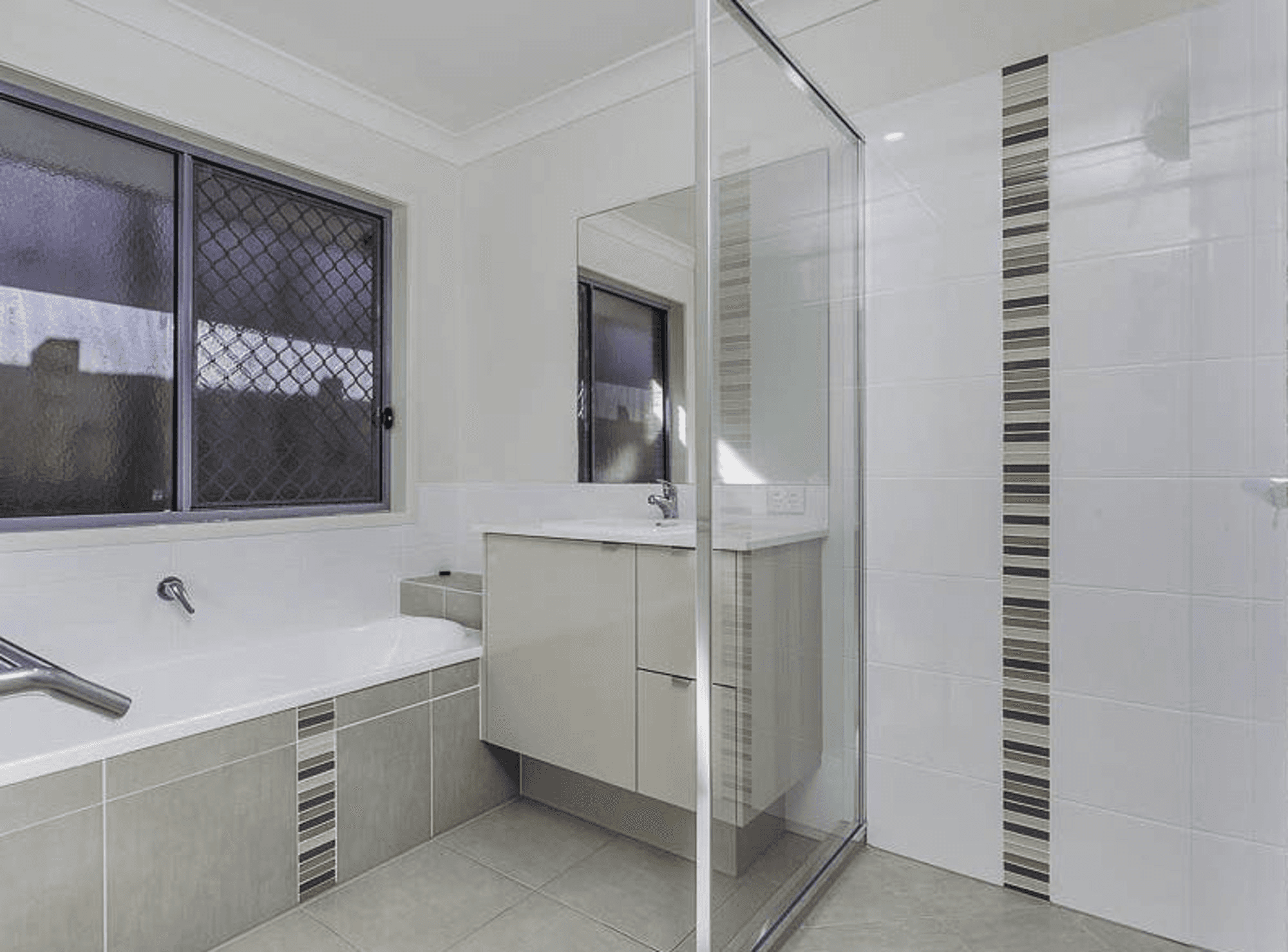104 Surround Street, DAKABIN, QLD 4503