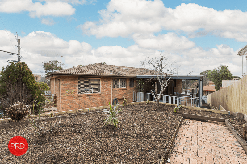 44 Crest Park Parade, QUEANBEYAN, NSW 2620