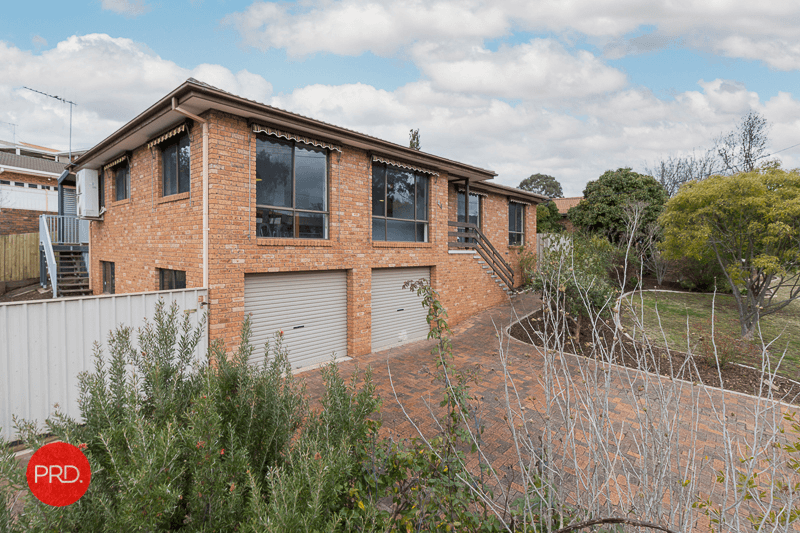 44 Crest Park Parade, QUEANBEYAN, NSW 2620