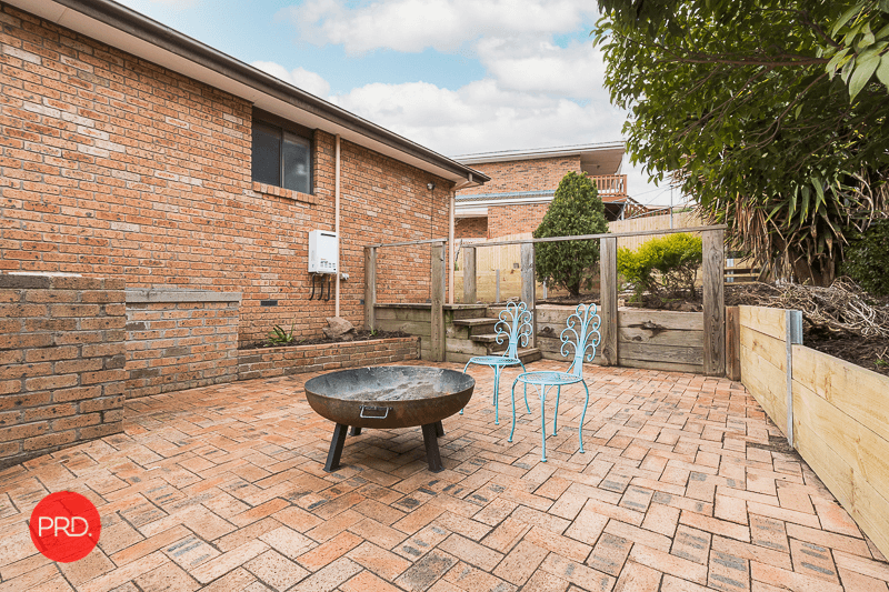 44 Crest Park Parade, QUEANBEYAN, NSW 2620