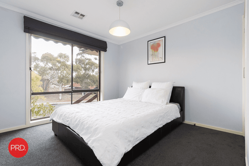 44 Crest Park Parade, QUEANBEYAN, NSW 2620