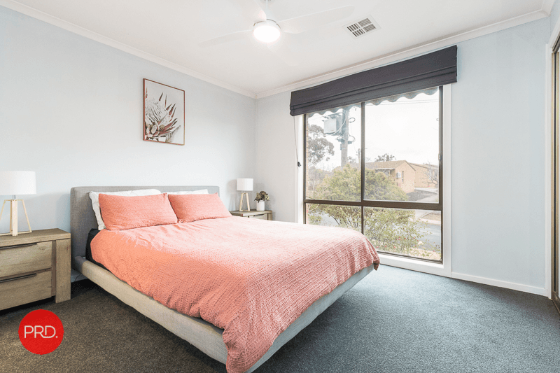 44 Crest Park Parade, QUEANBEYAN, NSW 2620