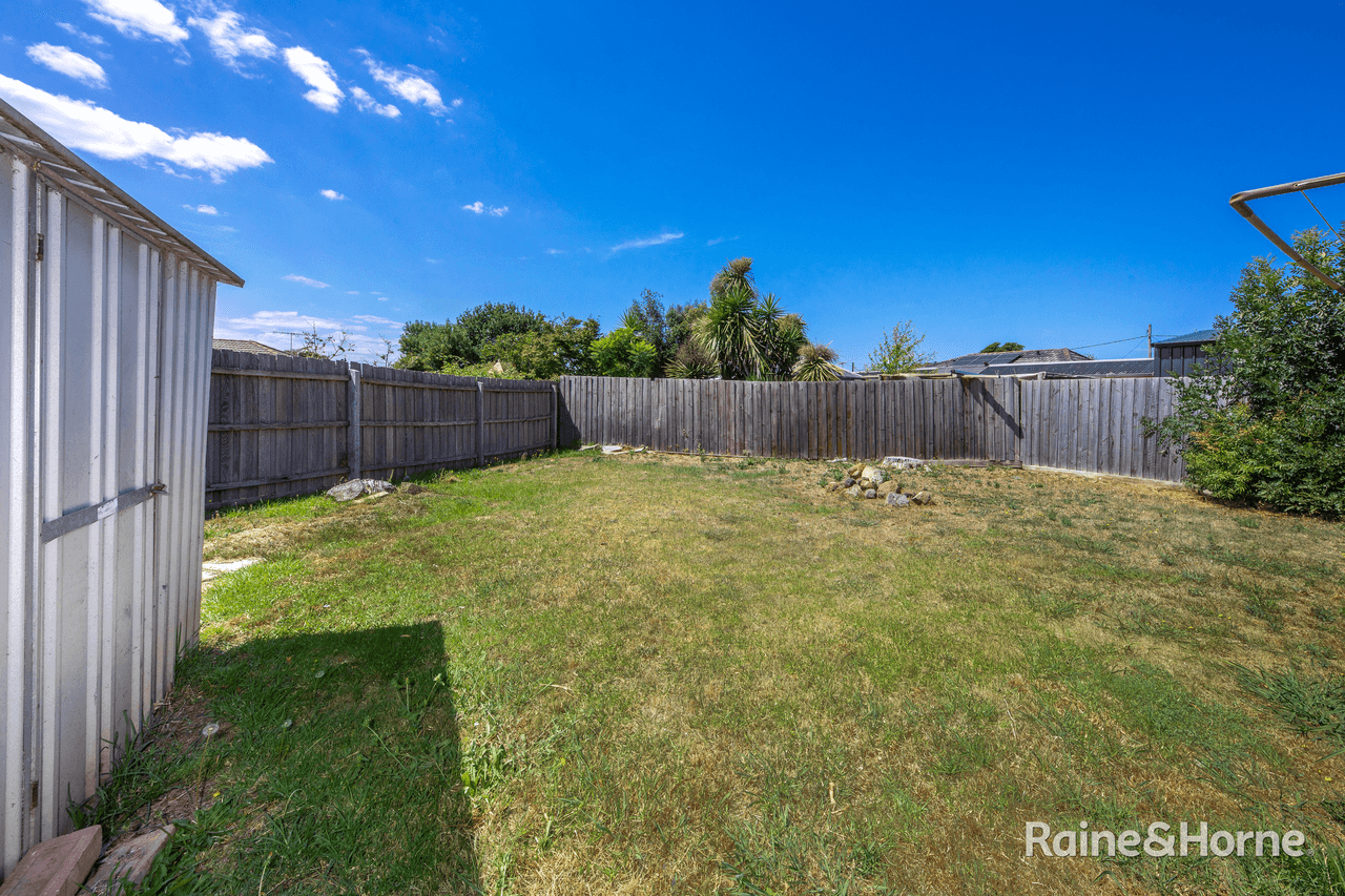 9 Scott Street, SUNBURY, VIC 3429