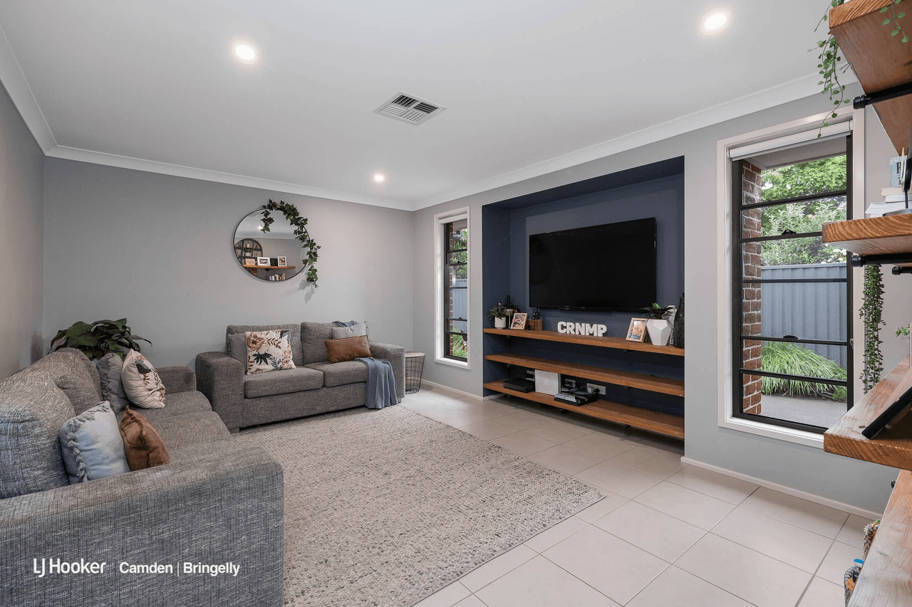 43 Remembrance Driveway, YANDERRA, NSW 2574