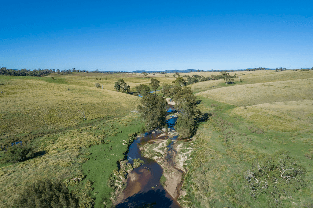 345 Black Swamp Road, TENTERFIELD, NSW 2372