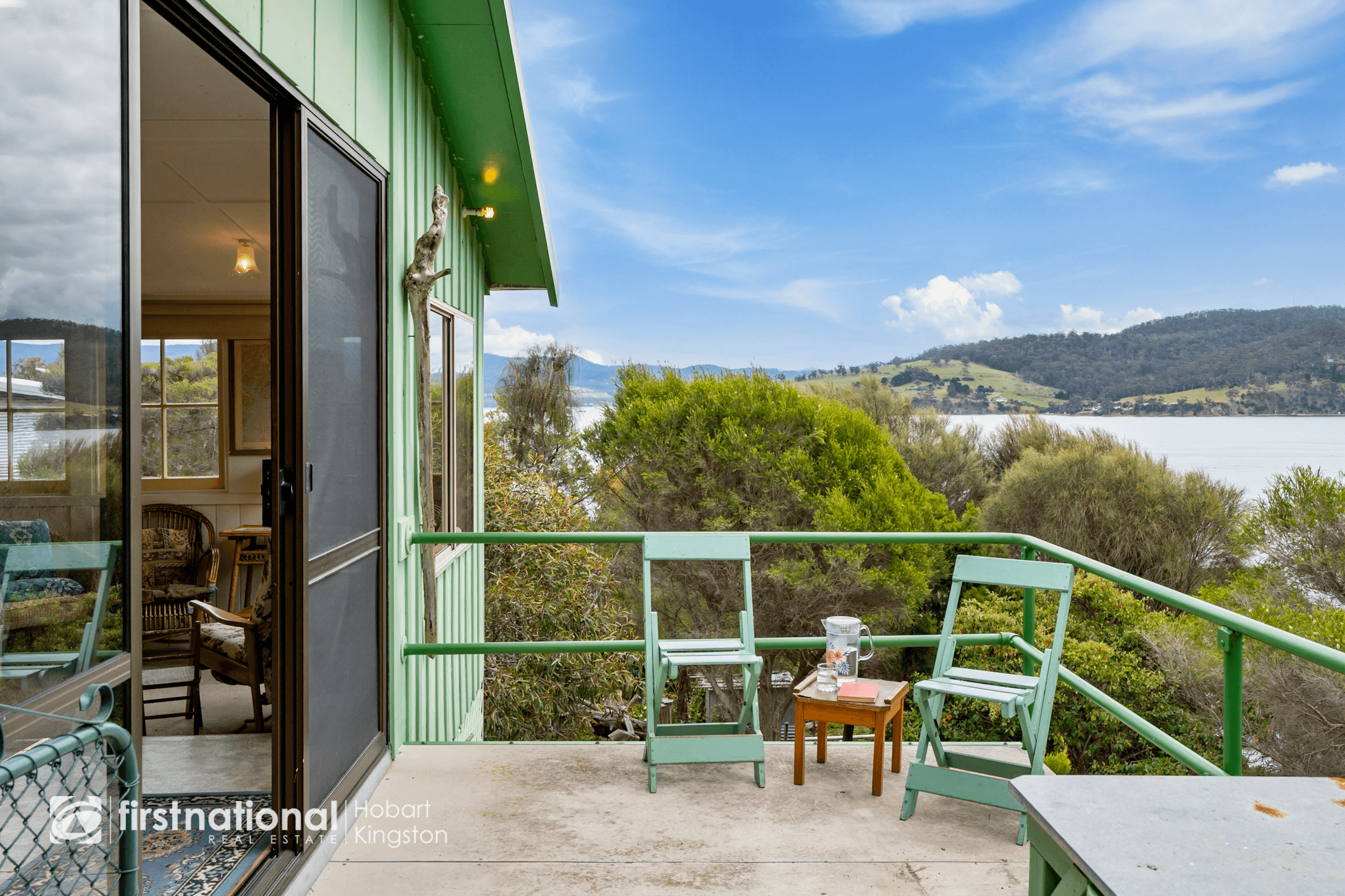 16 Victoria Avenue, DENNES POINT, TAS 7150