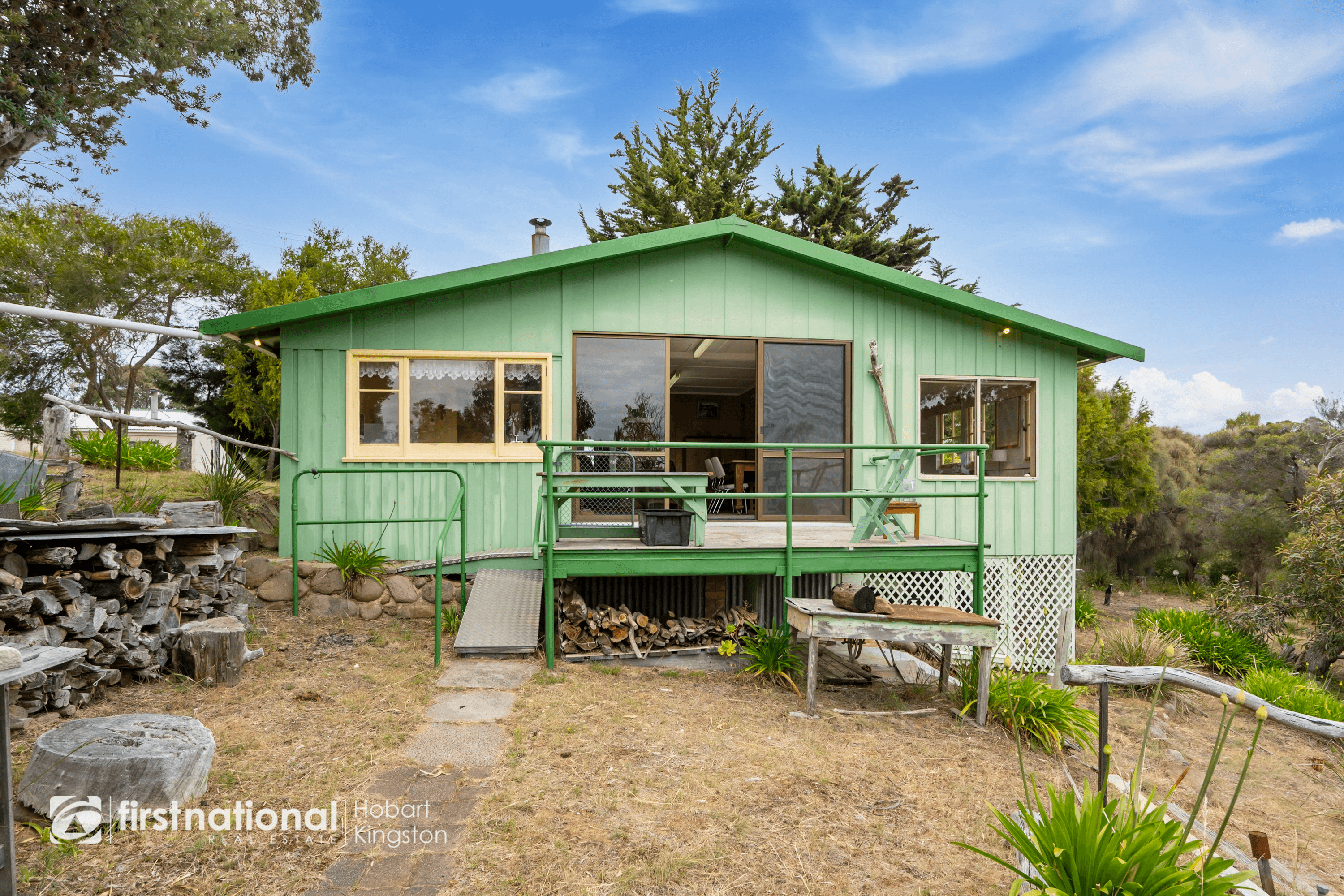 16 Victoria Avenue, DENNES POINT, TAS 7150