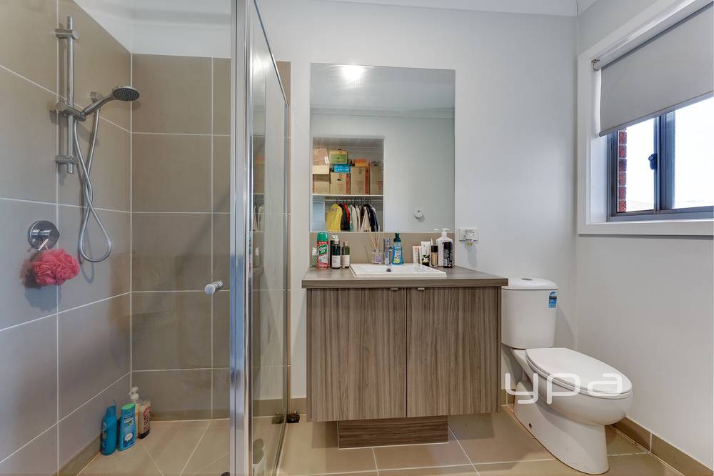 12 Mornington Crescent, Rockbank, VIC 3335