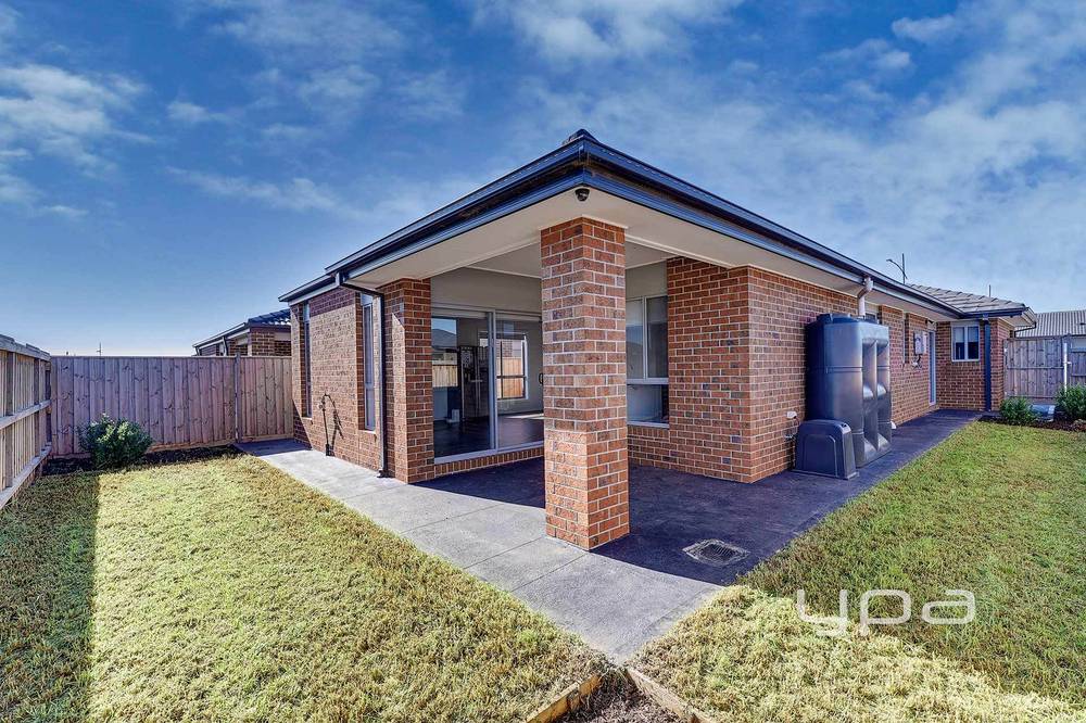 12 Mornington Crescent, Rockbank, VIC 3335