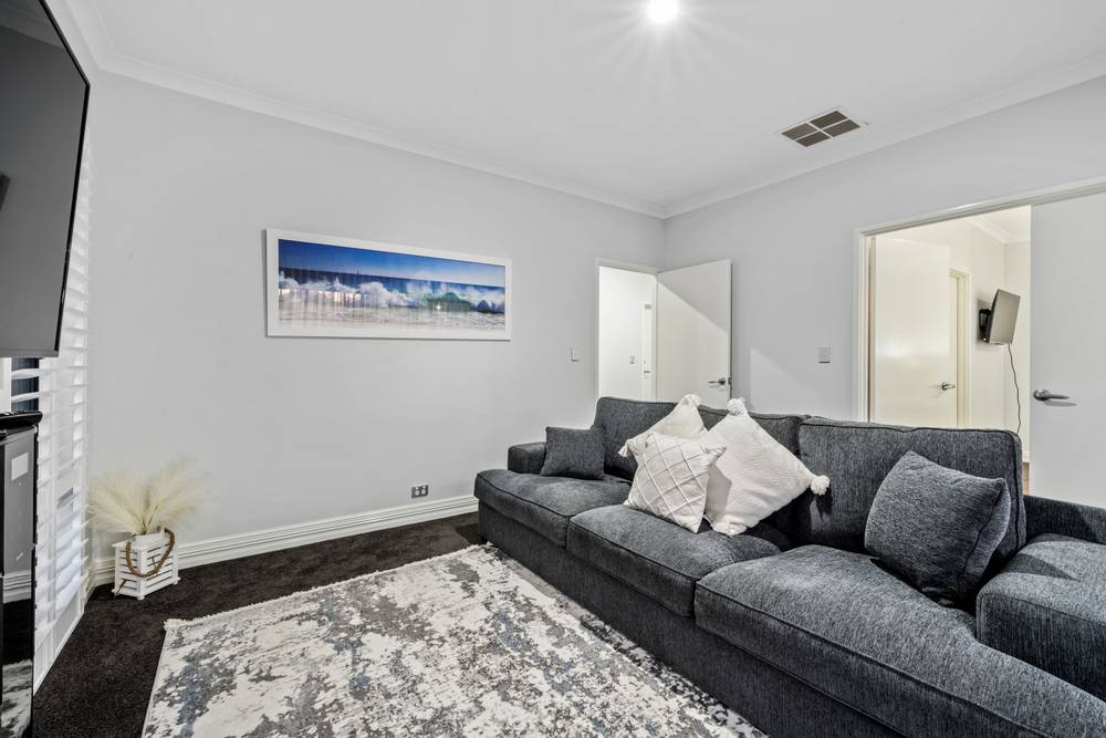 27 Bollard Circle, Wannanup, WA 6210