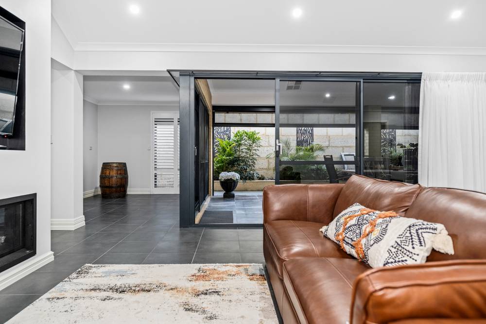 27 Bollard Circle, Wannanup, WA 6210