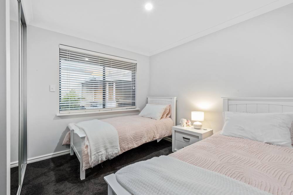 27 Bollard Circle, Wannanup, WA 6210