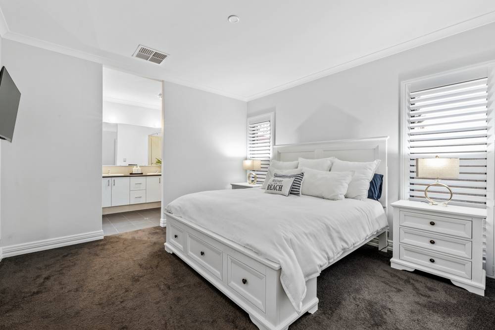 27 Bollard Circle, Wannanup, WA 6210