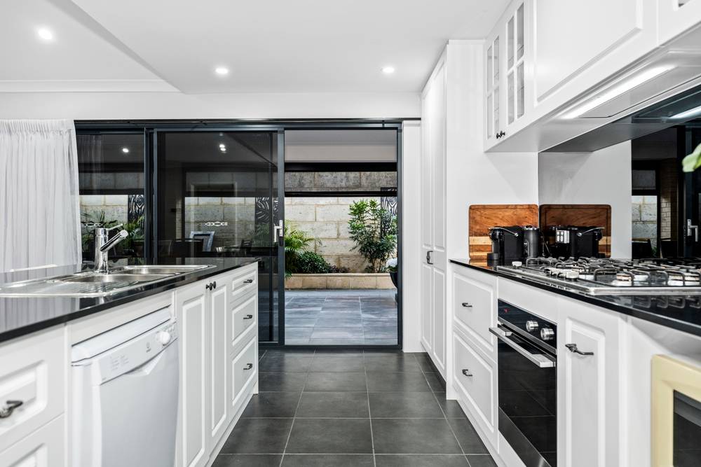 27 Bollard Circle, Wannanup, WA 6210