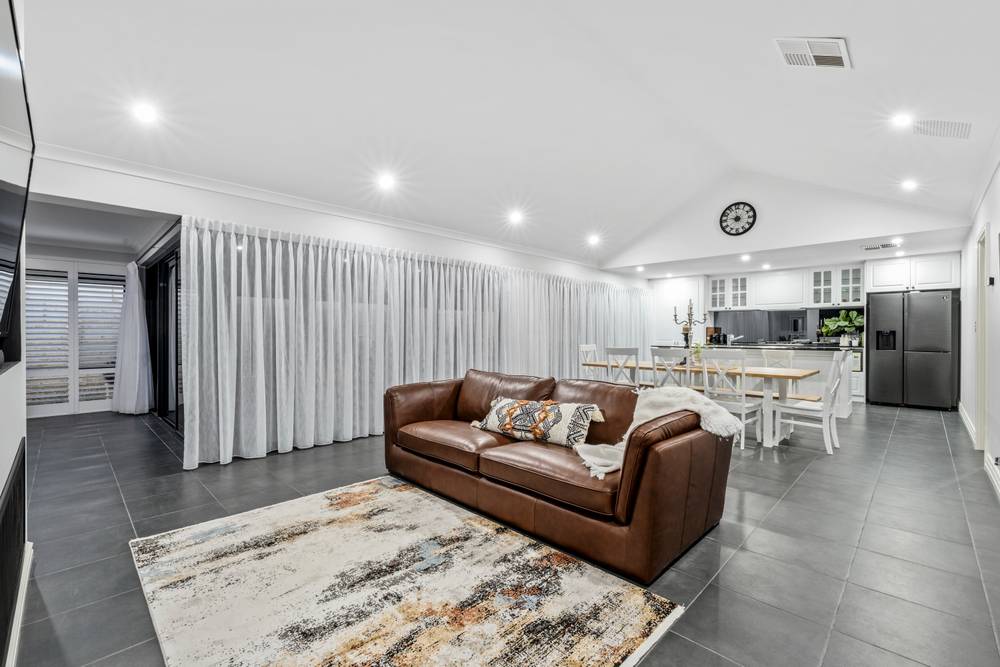 27 Bollard Circle, Wannanup, WA 6210