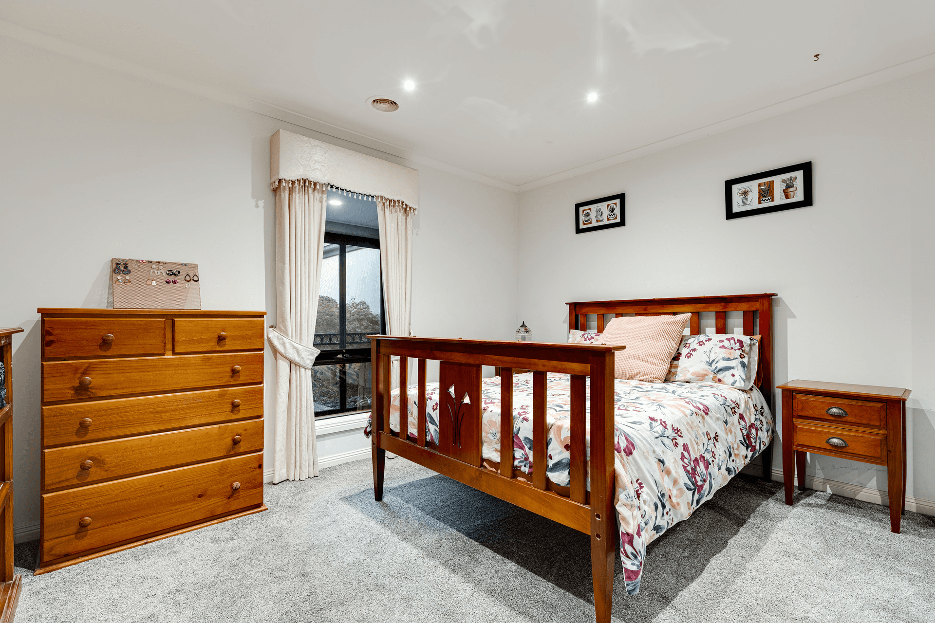 61 Sovereign Manors Crescent, Rowville, VIC 3178