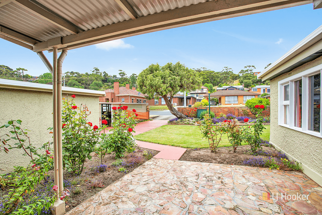 9 Bass Highway, PARKLANDS, TAS 7320