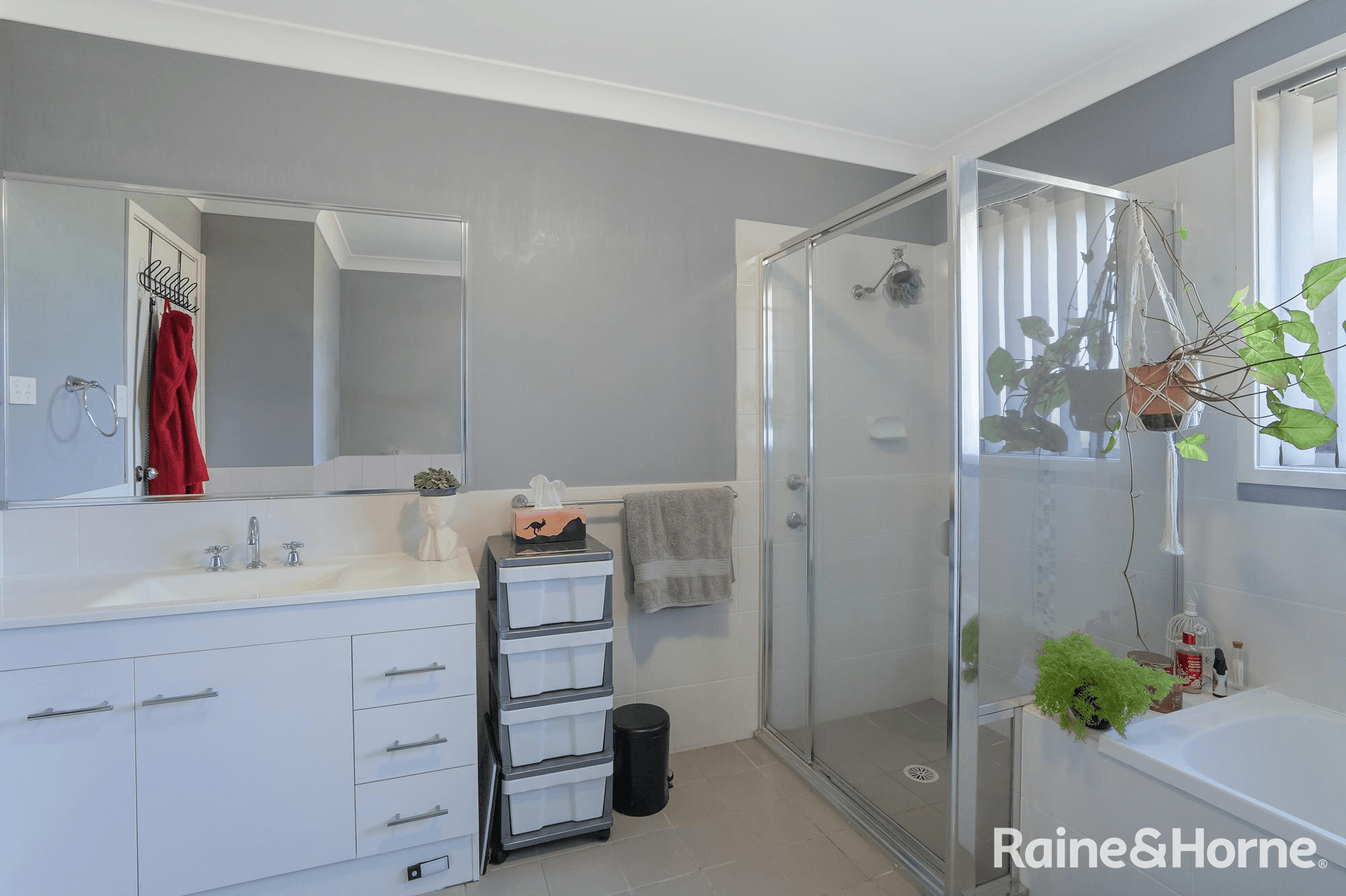 1 Holland Circuit, GILLIESTON HEIGHTS, NSW 2321