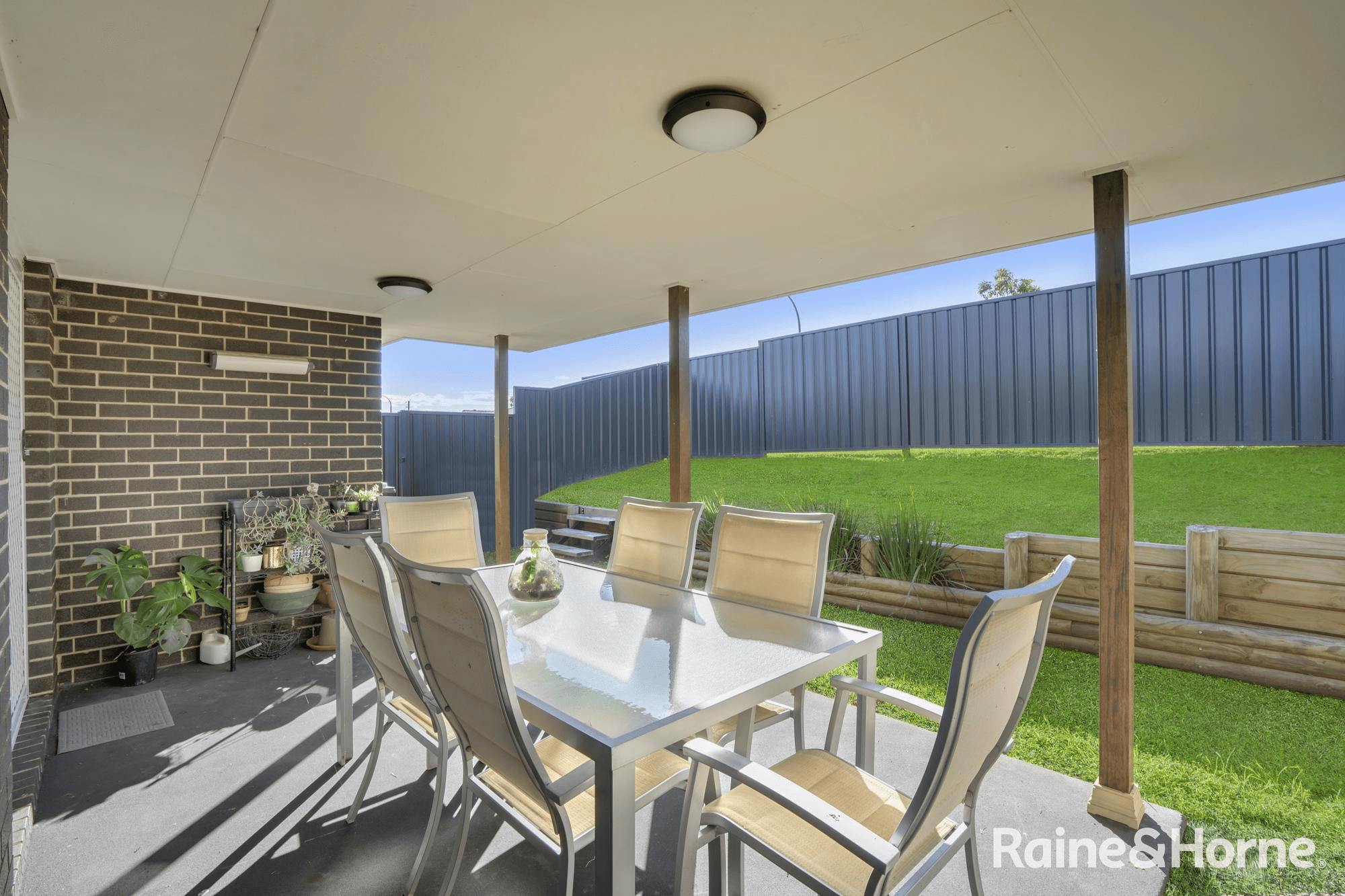 1 Holland Circuit, GILLIESTON HEIGHTS, NSW 2321