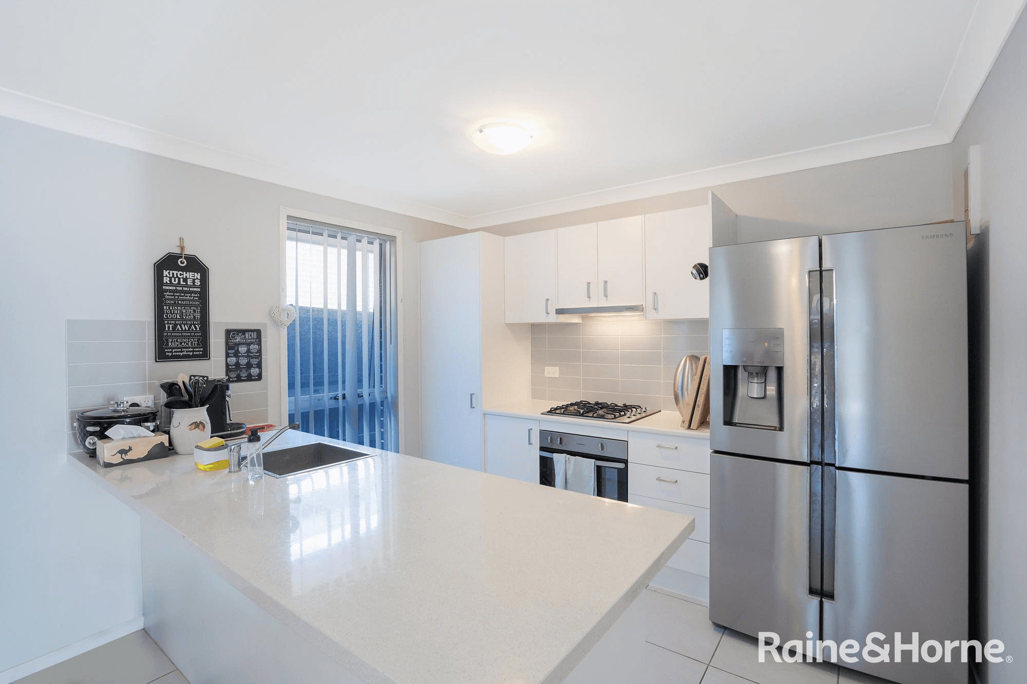 1 Holland Circuit, GILLIESTON HEIGHTS, NSW 2321