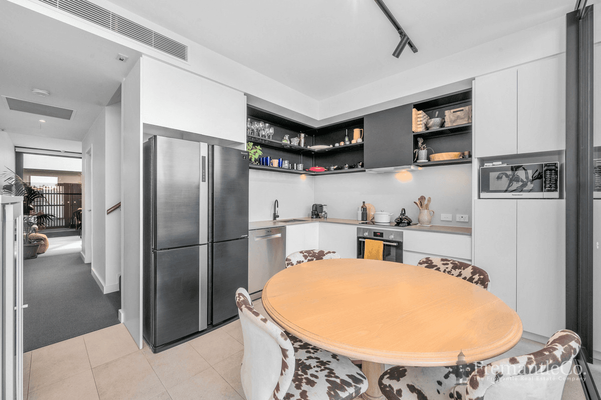 12/1A Charles Street, SOUTH FREMANTLE, WA 6162