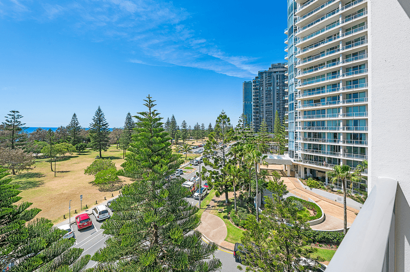 12/173 Old Burleigh Road, BROADBEACH, QLD 4218