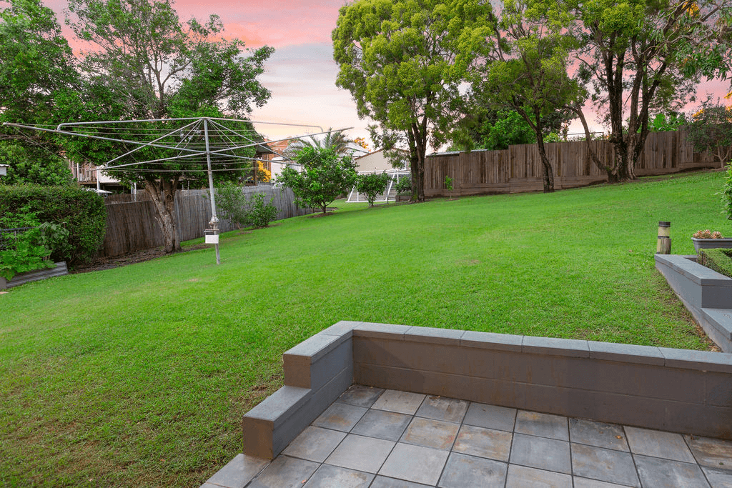 44 Pine Street, NORTH IPSWICH, QLD 4305