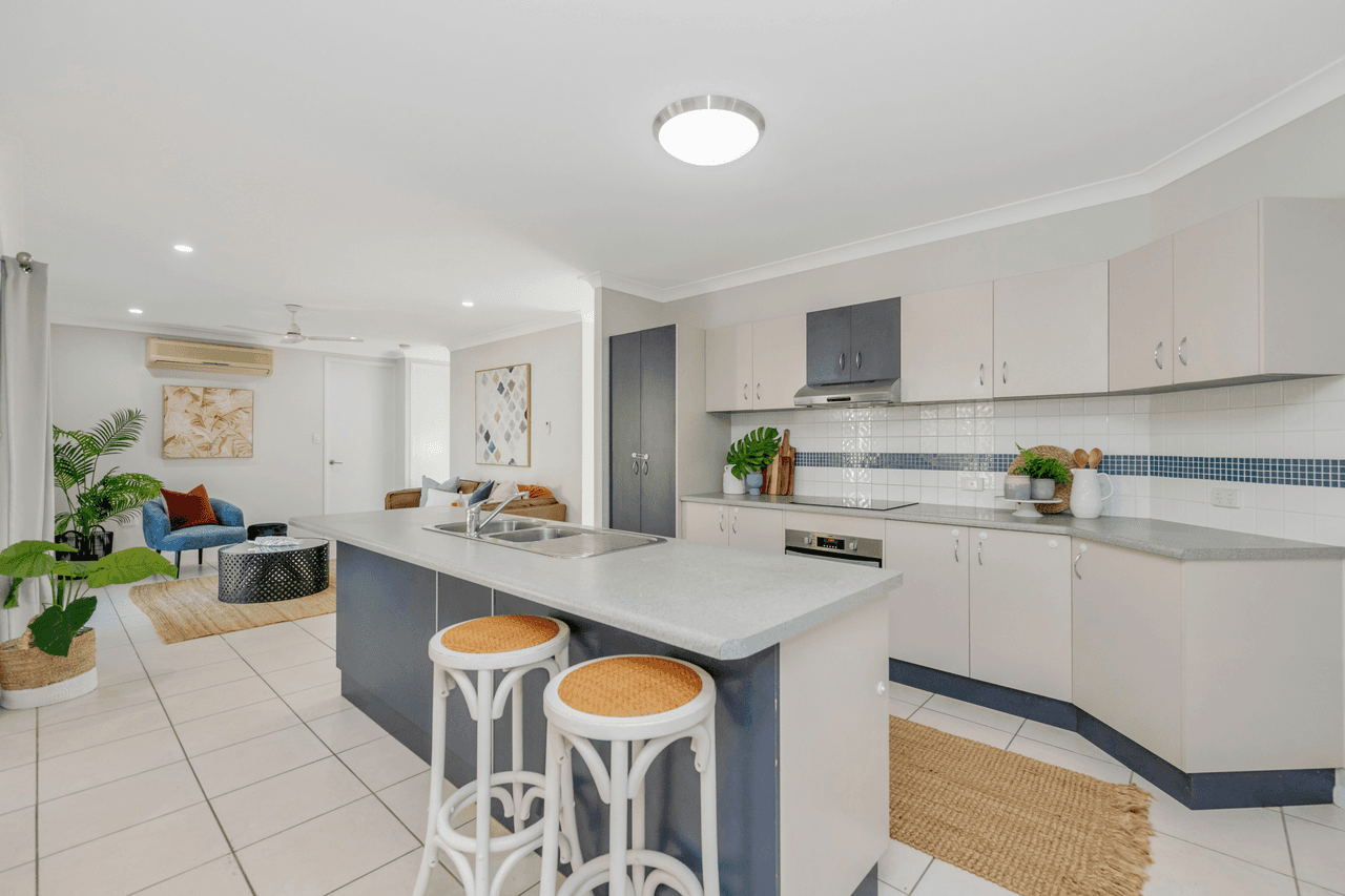 21 Seabrook Circuit, BUSHLAND BEACH, QLD 4818