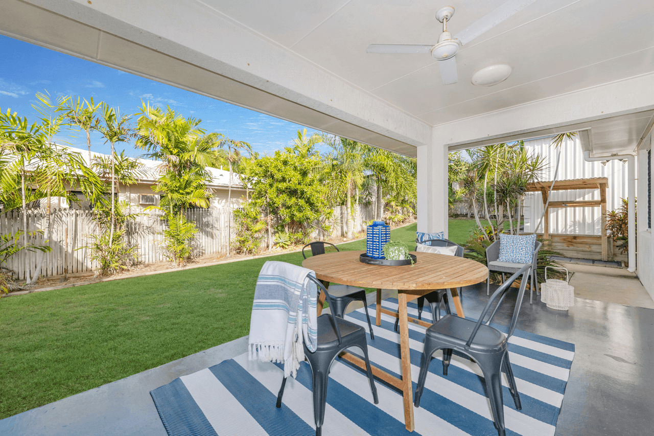 21 Seabrook Circuit, BUSHLAND BEACH, QLD 4818