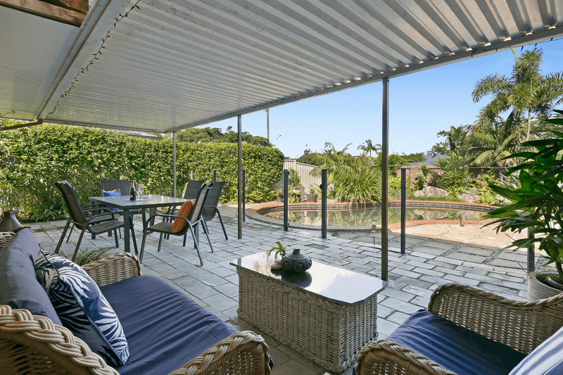 8 Tartan Court, MERMAID WATERS, QLD 4218