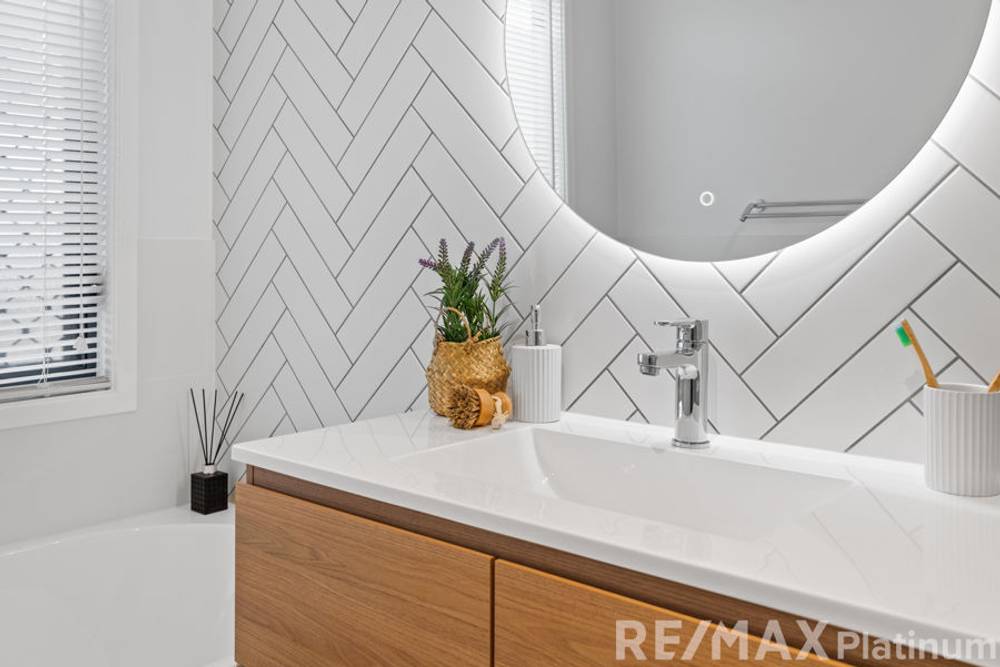 11 Marilyn Place, MORAYFIELD, QLD 4506