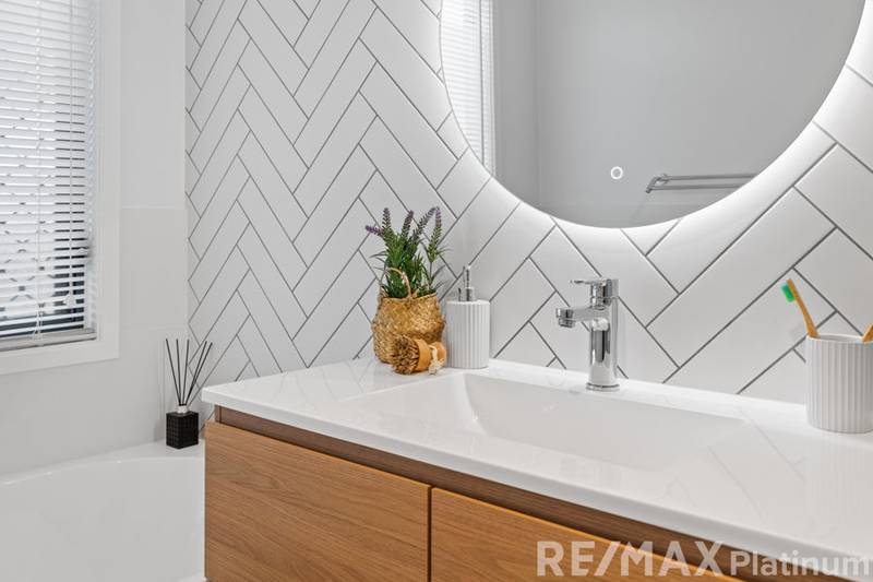 11 Marilyn Place, MORAYFIELD, QLD 4506