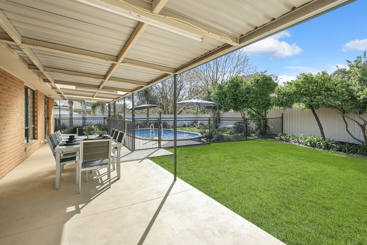 12 Decora Place, THURGOONA, NSW 2640