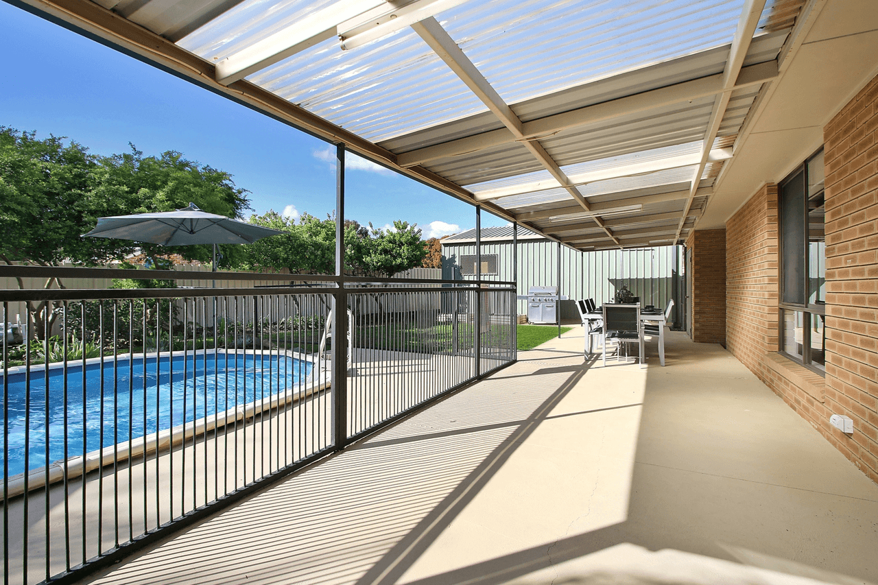 12 Decora Place, THURGOONA, NSW 2640