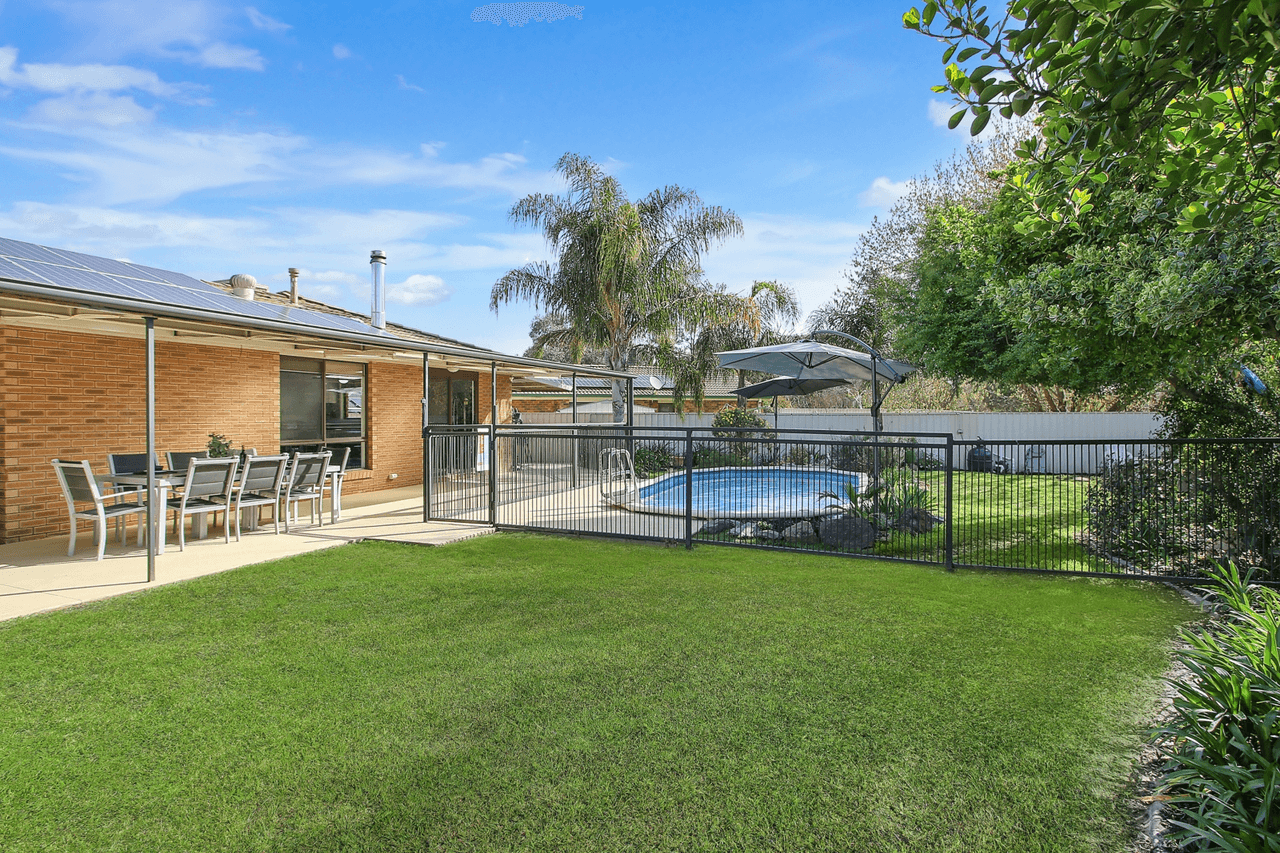 12 Decora Place, THURGOONA, NSW 2640