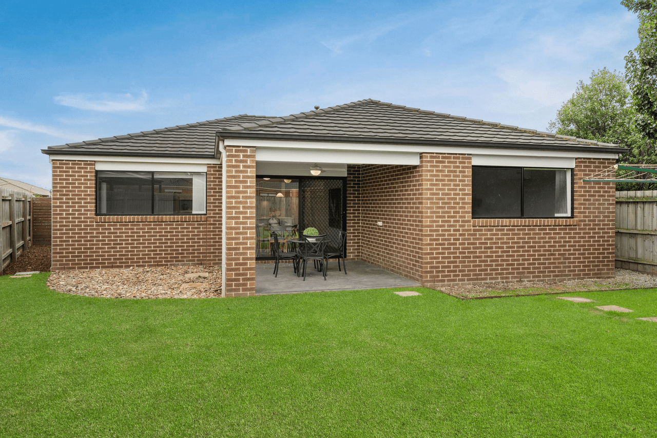 6 Pipit Close, PAKENHAM, VIC 3810