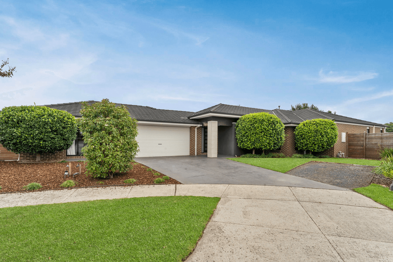 6 Pipit Close, PAKENHAM, VIC 3810