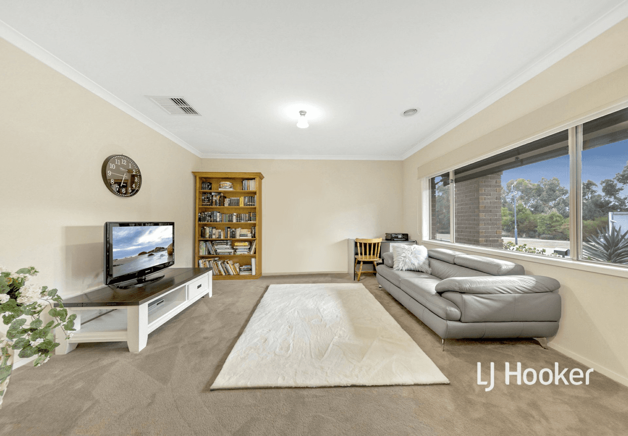 12 Adrian Circuit, WALLAN, VIC 3756