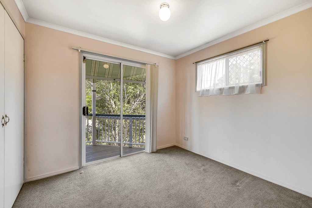 4 Walnut Court, NEWTOWN, QLD 4350