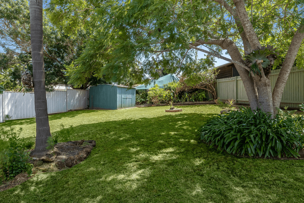 4 Walnut Court, NEWTOWN, QLD 4350