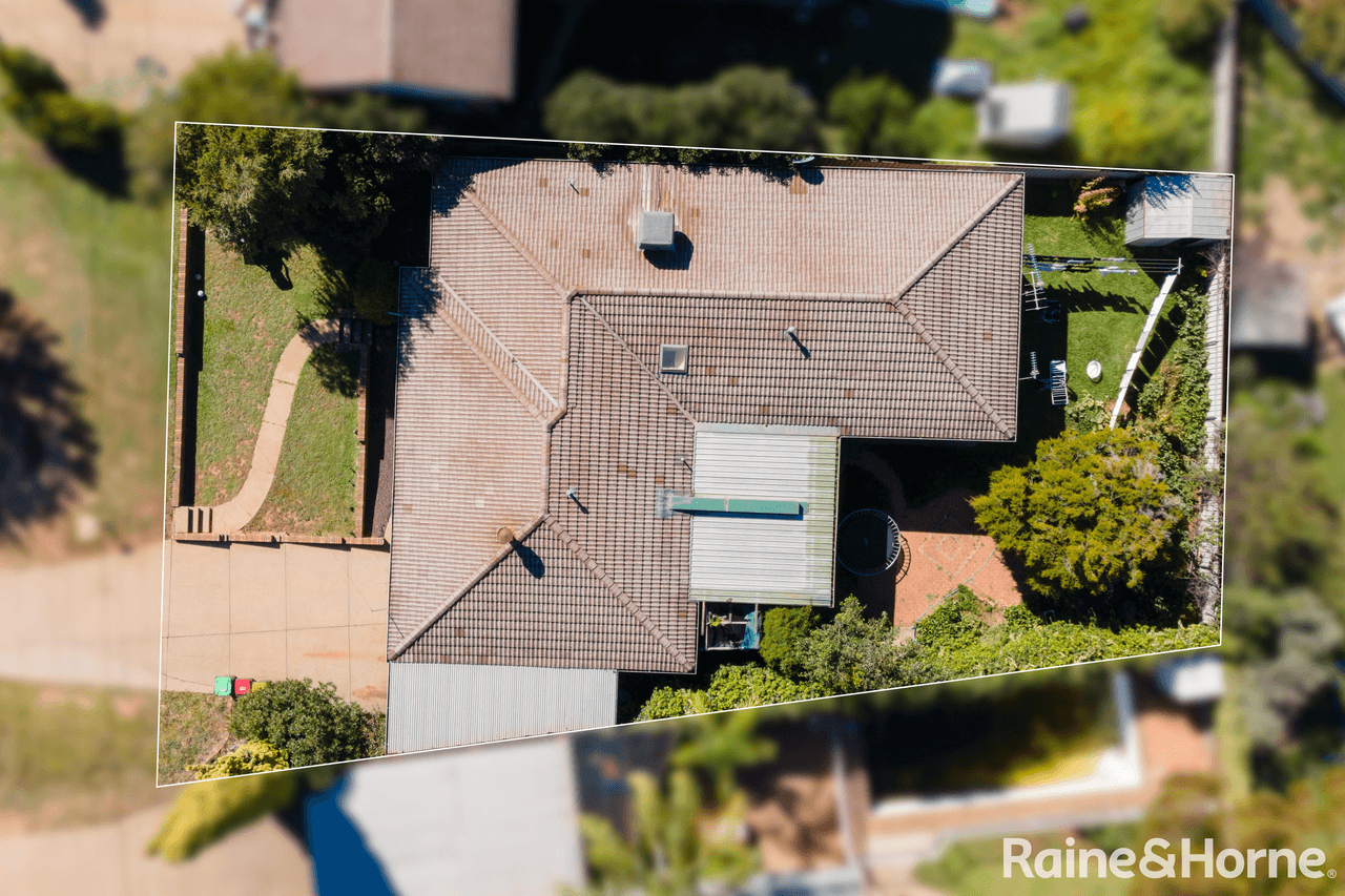 11 Patamba Street, KOORINGAL, NSW 2650