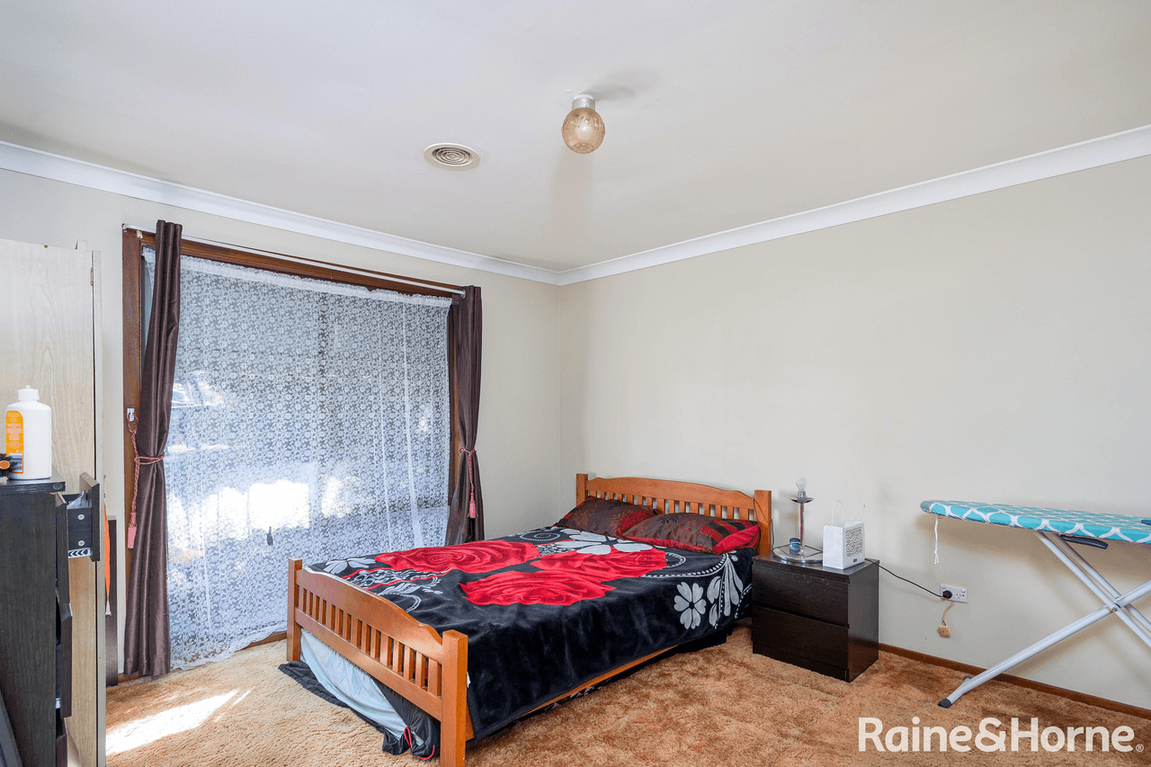 11 Patamba Street, KOORINGAL, NSW 2650