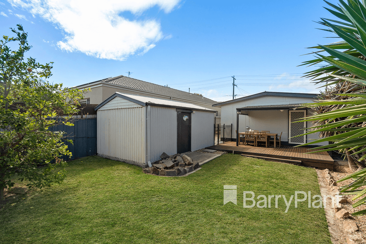 86 Fourth Avenue, Rosebud, VIC 3939