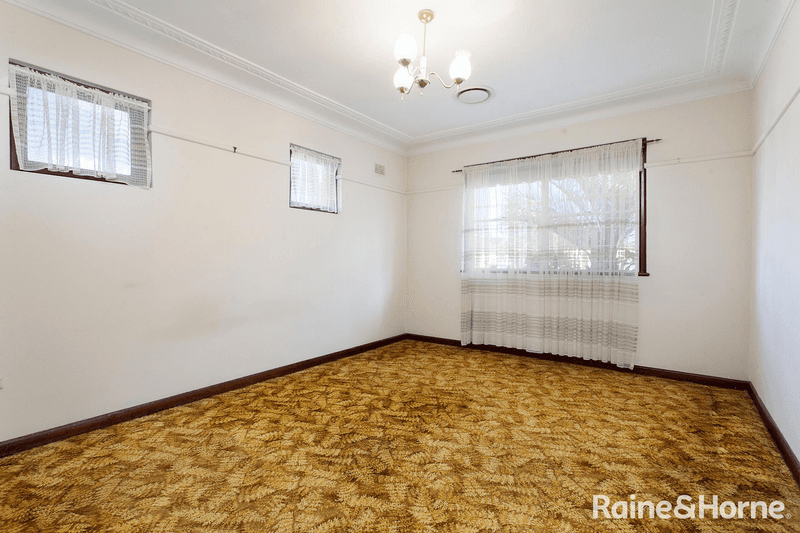 4 Poulton Avenue, BEVERLEY PARK, NSW 2217