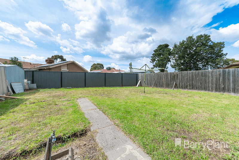 18 Woodburn Crescent, Meadow Heights, VIC 3048
