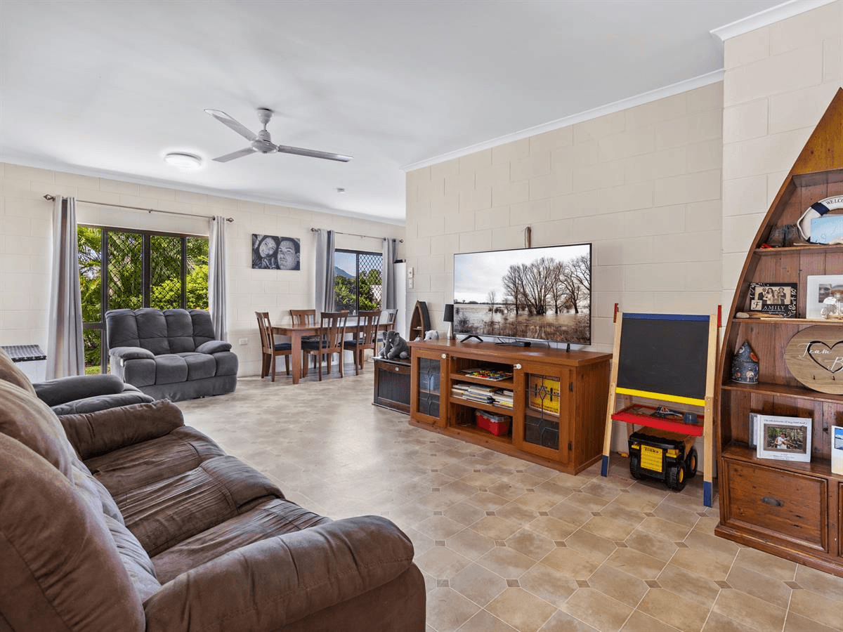 53 Impey Steet, Caravonica, QLD 4878