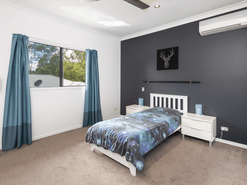 19 Castlereagh Close, Pacific Pines, QLD 4211