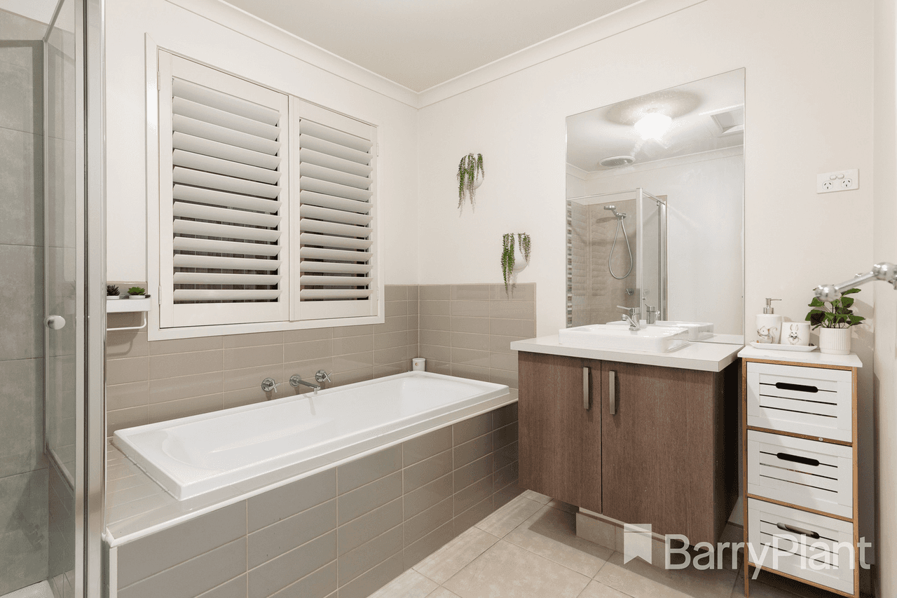 13 Dahlia Crescent, Keysborough, VIC 3173